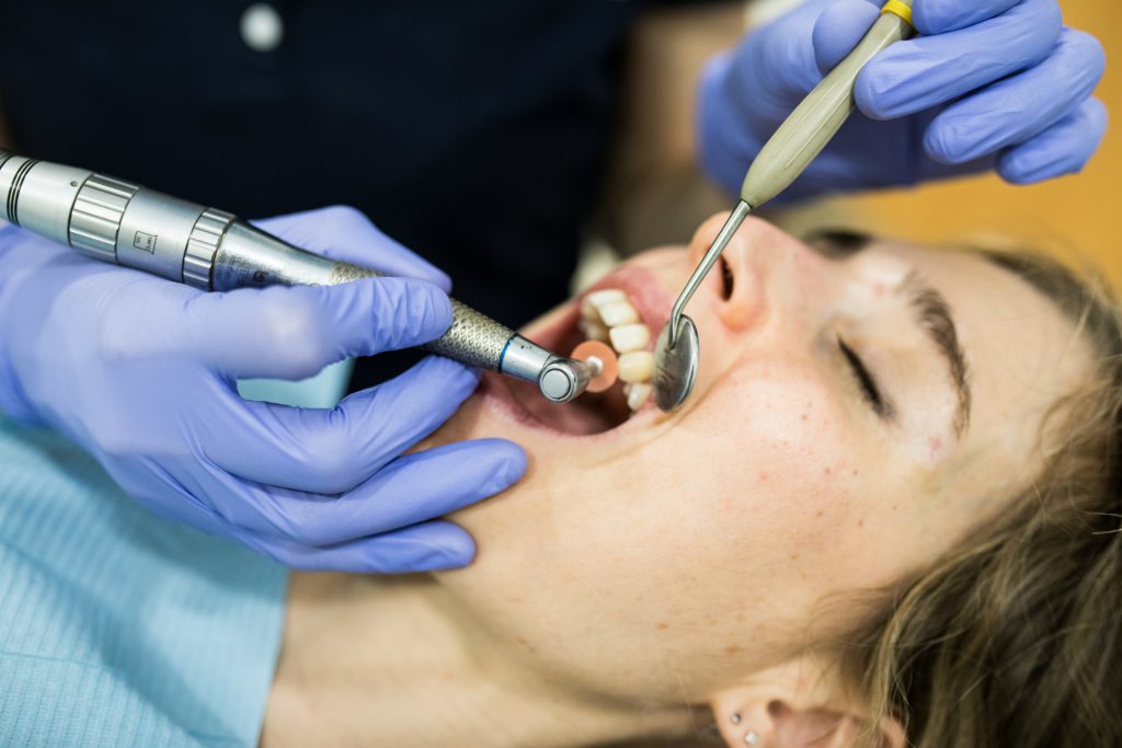 La mayoría de los procedimientos de cirugía bucal se realiza con anestesia local.