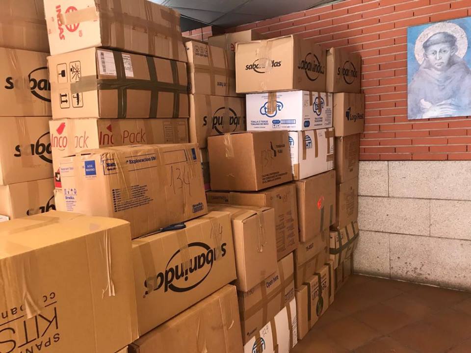 Más de un centenar de cajas con ropa se han recogido durante la campaña de otoño del Ropero Solidario